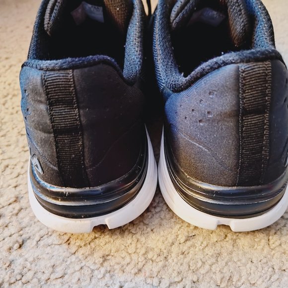 BLACK FILA SNEAKERS - SIZE 11 - MEMORY FOAM - Picture 3 of 6